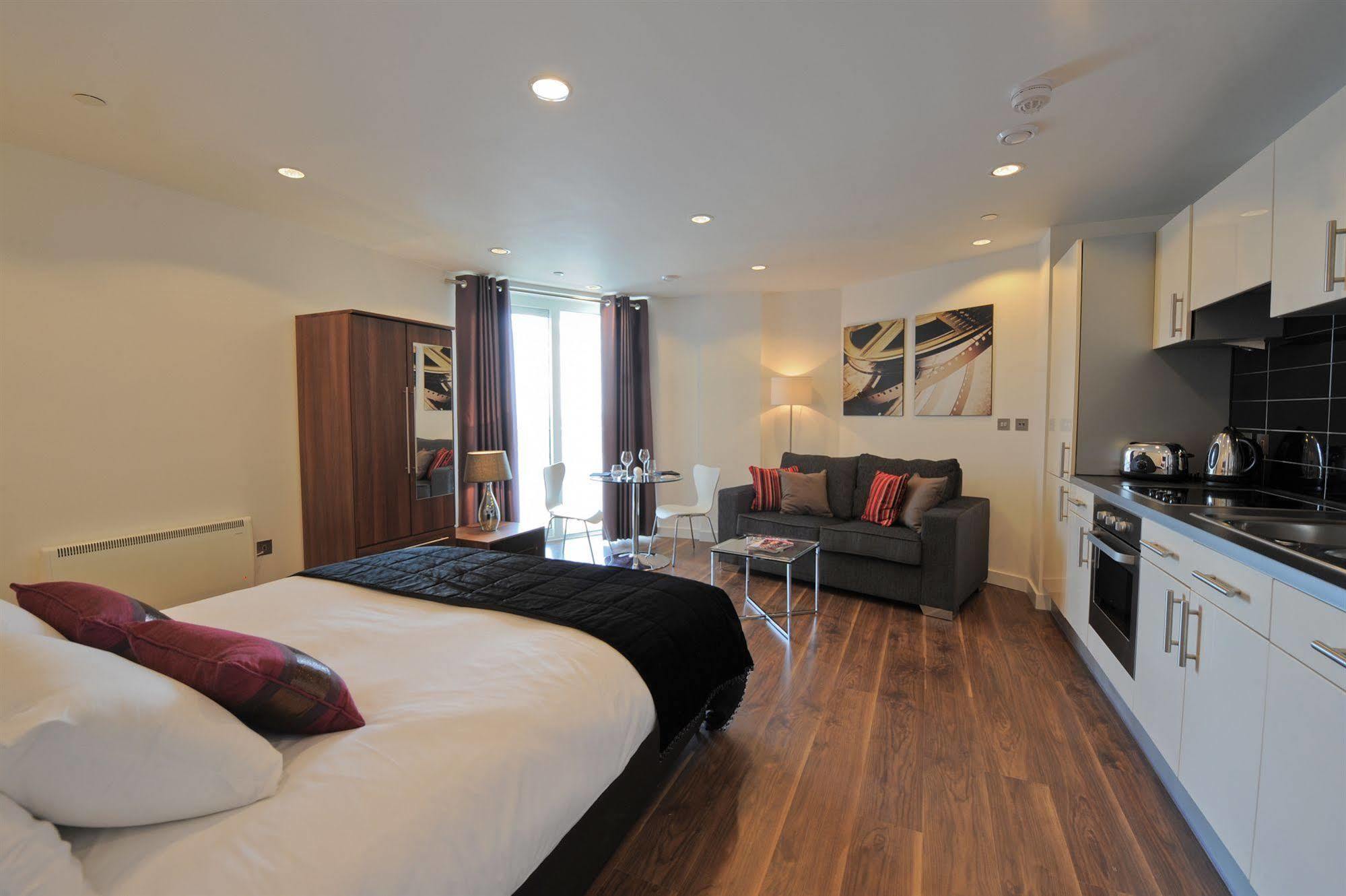 Theheart Serviced Apartments Manchester Exterior photo