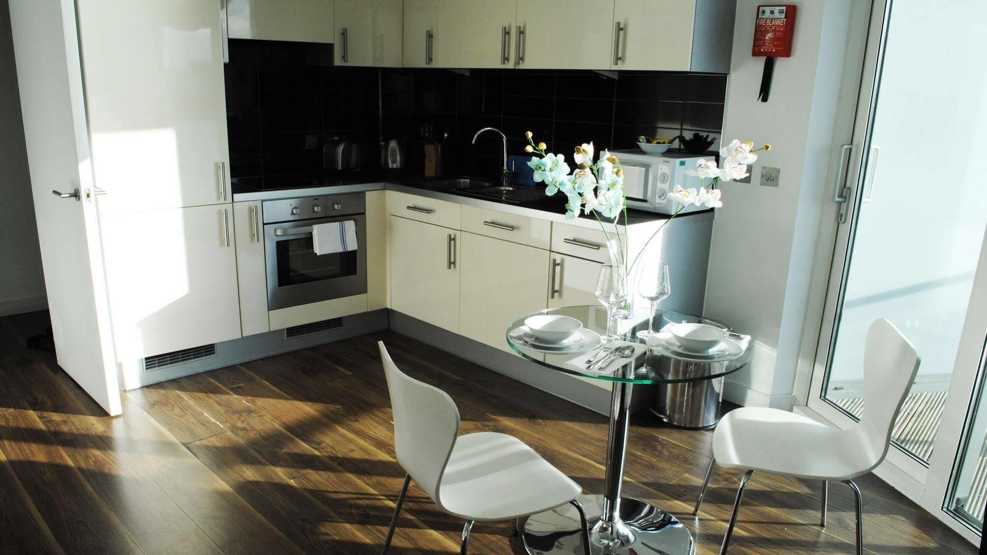 Theheart Serviced Apartments Manchester Exterior photo